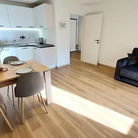Apartment Renovated Flat Close To The Centre *